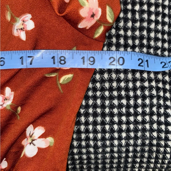 Lark & Grey floral blouse - Picture 4 of 7